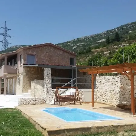 House With Pool Gabi Guest house