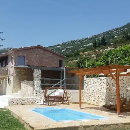 House With Pool Gabi Kastela