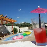House With Pool Gabi