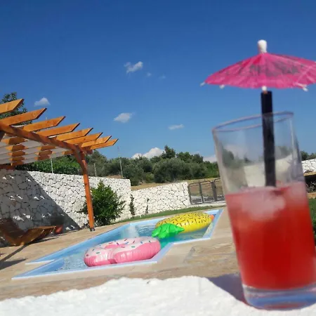 House With Pool Gabi